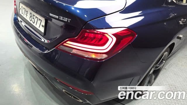Genesis G70 2019 — Photo 15/34