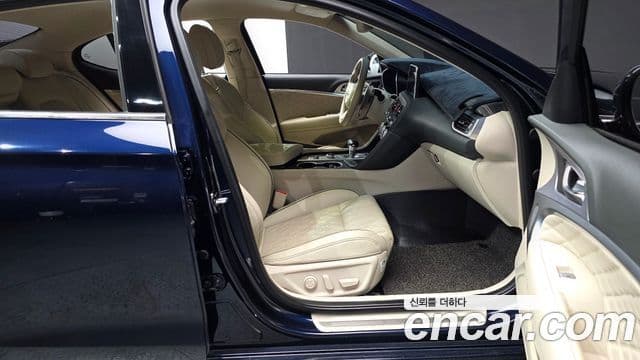 Genesis G70 2019 — Photo 14/34