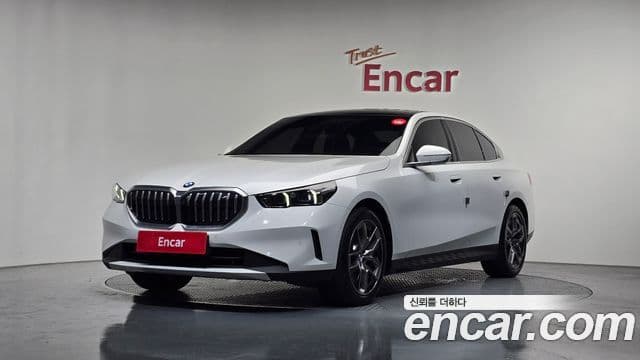 BMW 5 Series 2023 — Şəkil 9/20