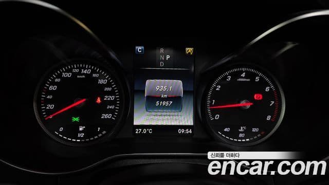 Mercedes-Benz C-Class 2018 — ფოტო 15/30