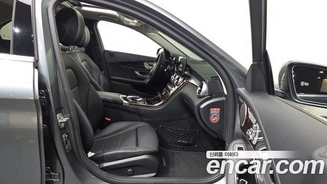 Mercedes-Benz C-Class 2018 — ფოტო 6/30