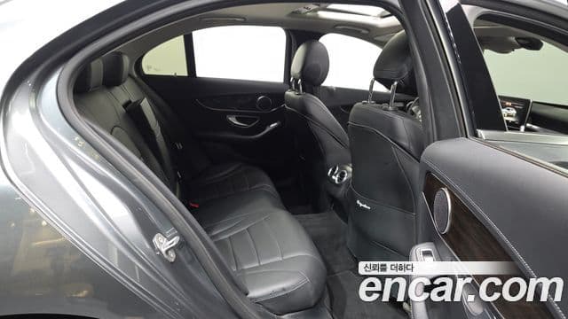 Mercedes-Benz C-Class 2018 — ფოტო 5/30
