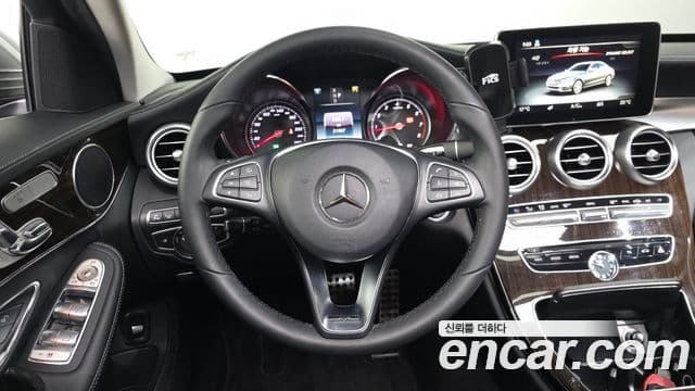 Mercedes-Benz C-Class 2018 — ფოტო 9/30