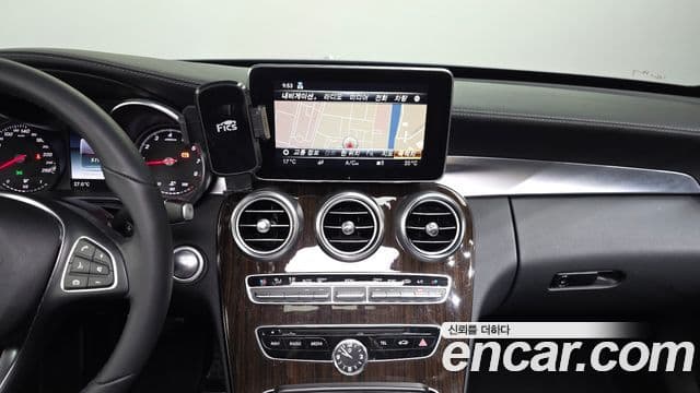 Mercedes-Benz C-Class 2018 — ფოტო 17/30