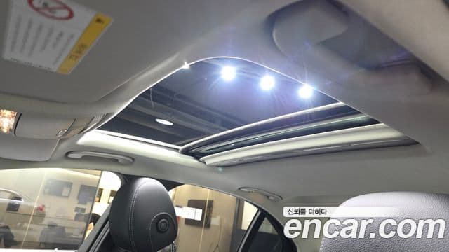 Mercedes-Benz C-Class 2018 — ფოტო 18/30