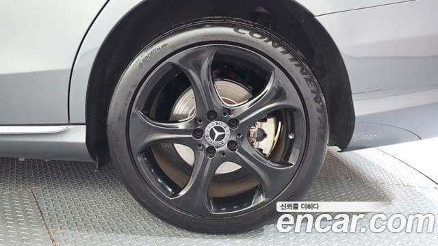 Mercedes-Benz C-Class 2018 — ფოტო 20/30