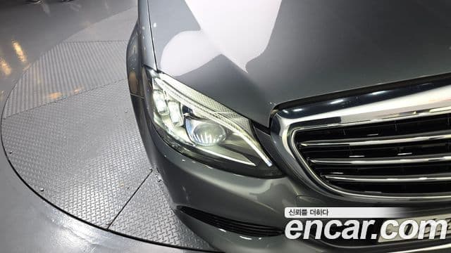 Mercedes-Benz C-Class 2018 — ფოტო 30/30