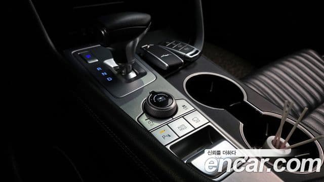 Genesis G70 2018 — ფოტო 9/20