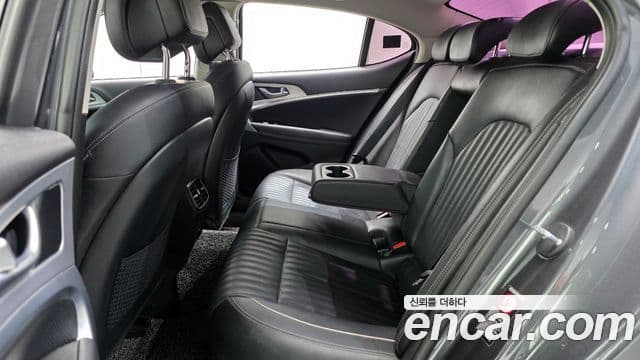 Genesis G70 2018 — ფოტო 12/20