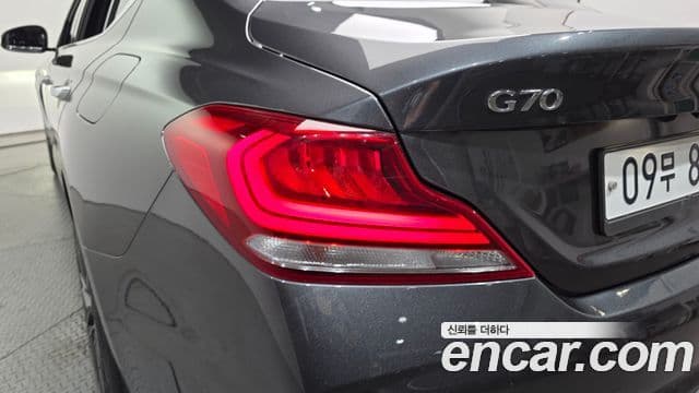 Genesis G70 2018 — Photo 2/32