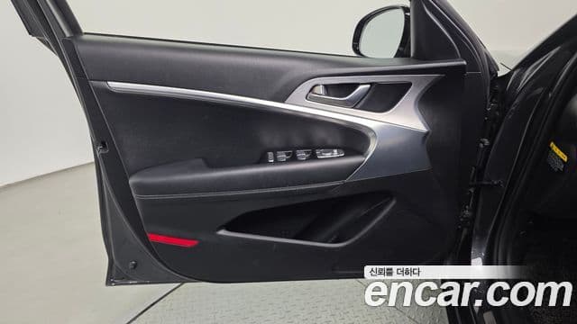 Genesis G70 2018 — Photo 8/32