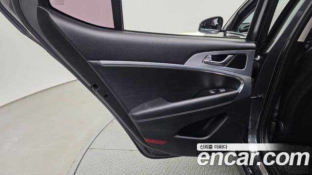Genesis G70 2018 — Photo 23/32