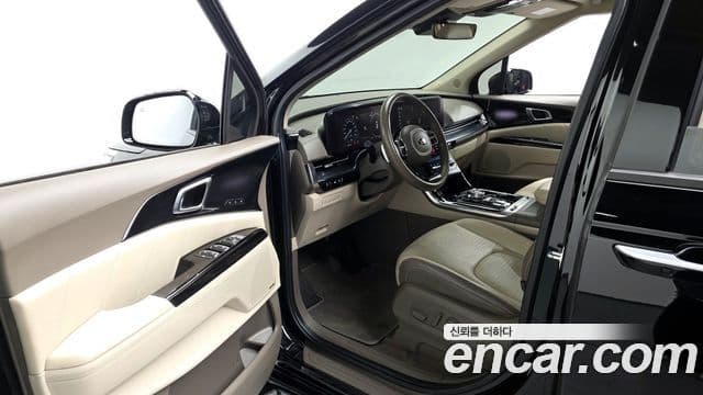 Kia Carnival 2021 — ფოტო 10/20