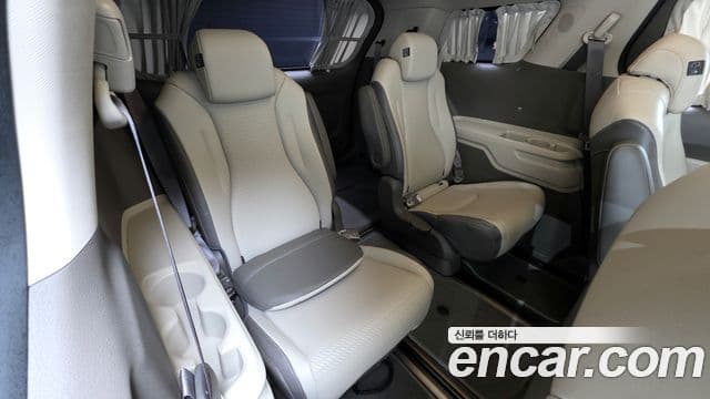 Kia Carnival 2021 — ფოტო 12/20