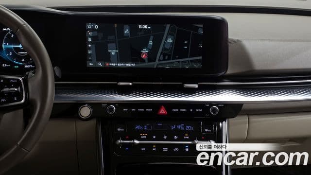 Kia Carnival 2021 — ფოტო 14/20