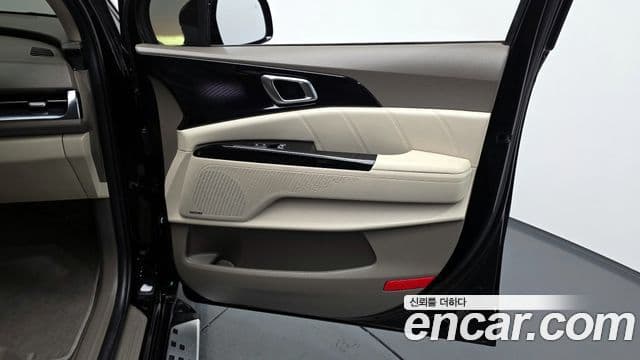 Kia Carnival 2021 — Photo 6/38