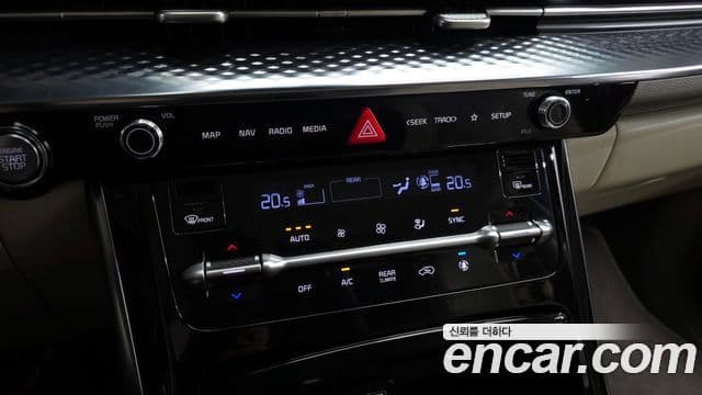 Kia Carnival 2021 — Photo 10/38