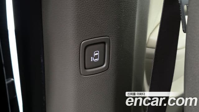 Kia Carnival 2021 — Photo 8/38