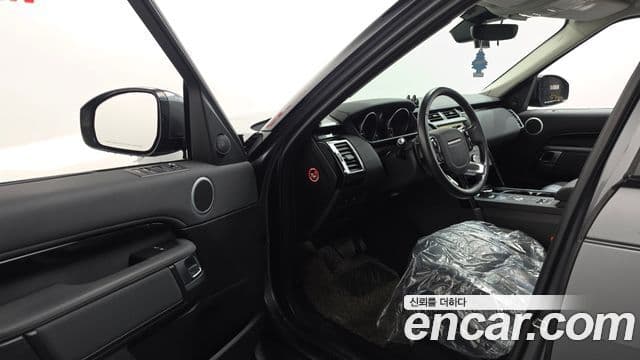 Land Rover Discovery 5 2019 — ფოტო 13/20