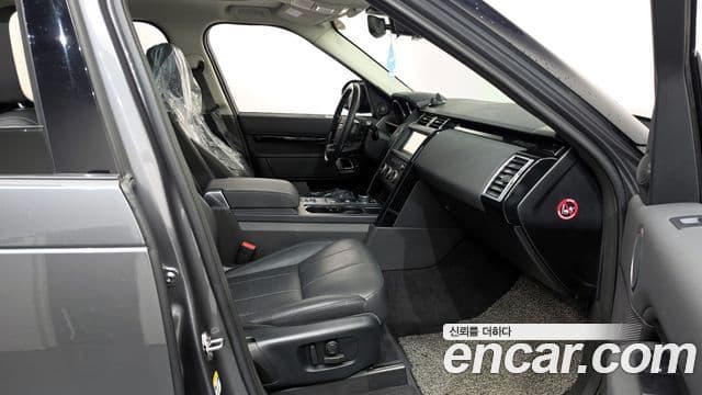 Land Rover Discovery 5 2019 — ფოტო 15/20