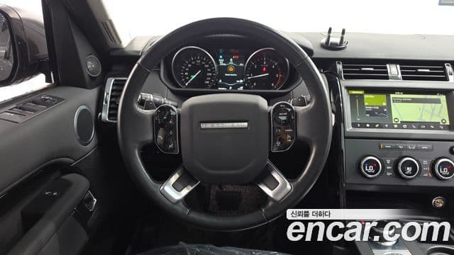 Land Rover Discovery 5 2019 — ფოტო 8/20