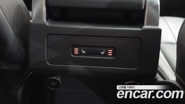 Land Rover Discovery 5 2019 — ფოტო 2/20