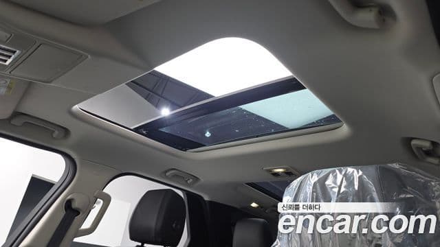 Land Rover Discovery 5 2019 — ფოტო 6/20