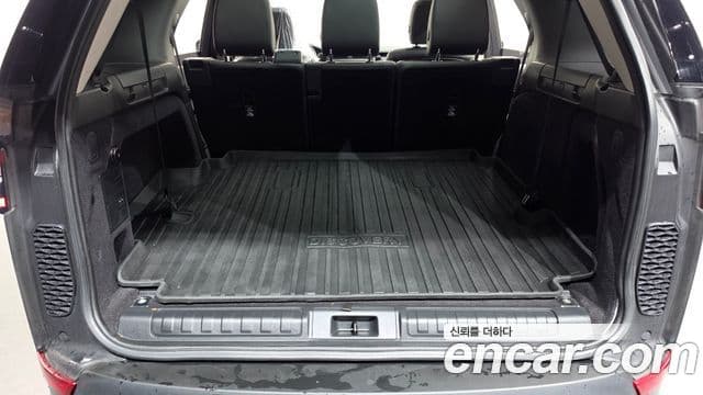 Land Rover Discovery 5 2019 — ფოტო 9/20