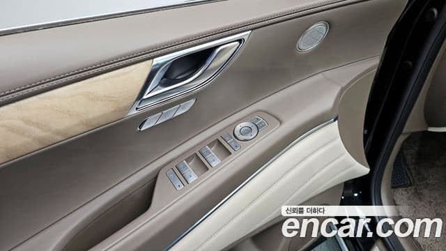 Genesis GV80 2023 — ფოტო 19/20