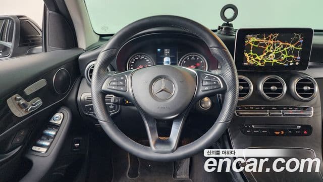 Mercedes-Benz GLC-Class 2019 — ფოტო 13/20