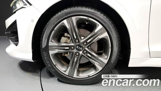 Kia K5 2021 — ფოტო 5/20