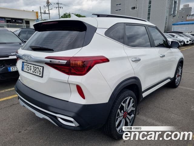 Kia Seltos 2022 — Şəkil 2/19