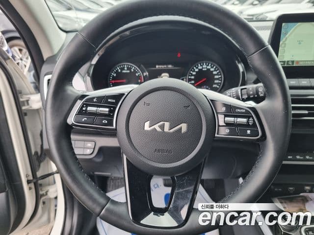 Kia Seltos 2022 — Şəkil 9/19