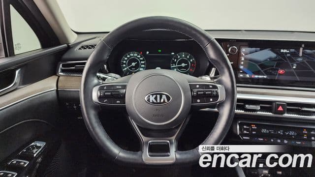 Kia K5 2020 — ფოტო 13/20