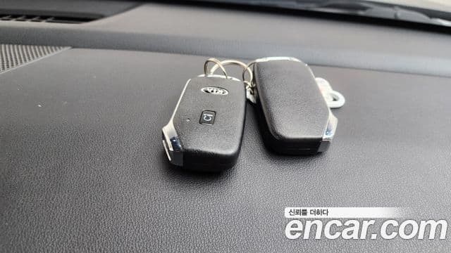 Kia K5 2020 — ფოტო 15/20