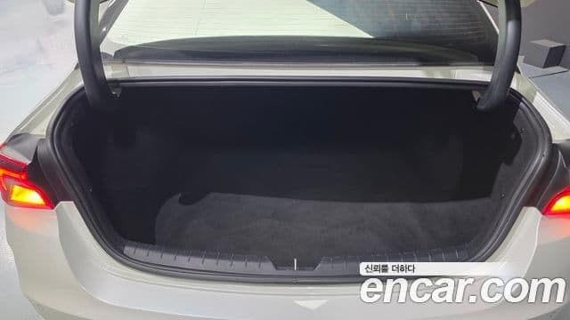Kia K5 2020 — ფოტო 19/20