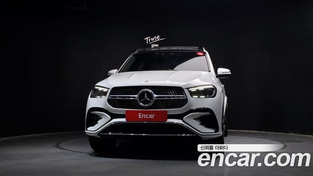 Mercedes-Benz GLE-Class 2024 — Photo 3/30
