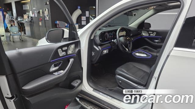 Mercedes-Benz GLE-Class 2024 — Photo 27/30