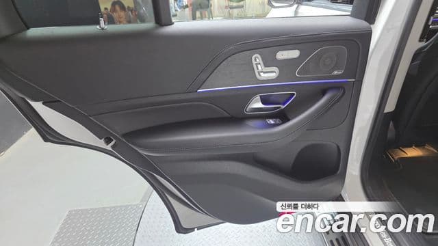Mercedes-Benz GLE-Class 2024 — Photo 18/30