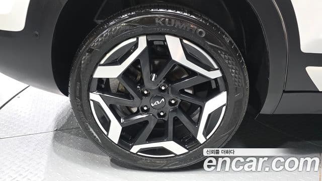Kia Seltos 2024 — ფოტო 4/20