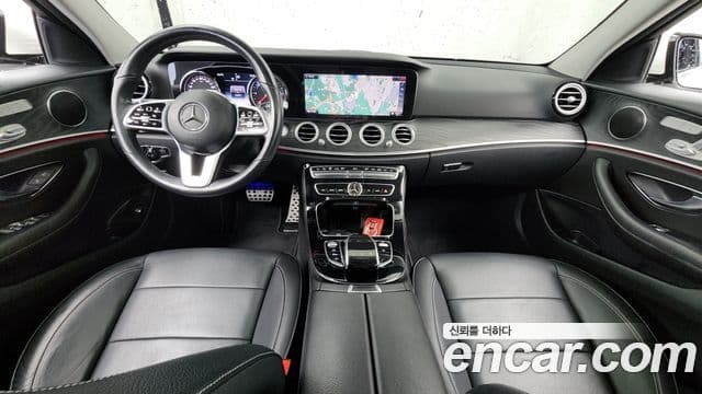 Mercedes-Benz E-Class 2018 — фото 7 из 20