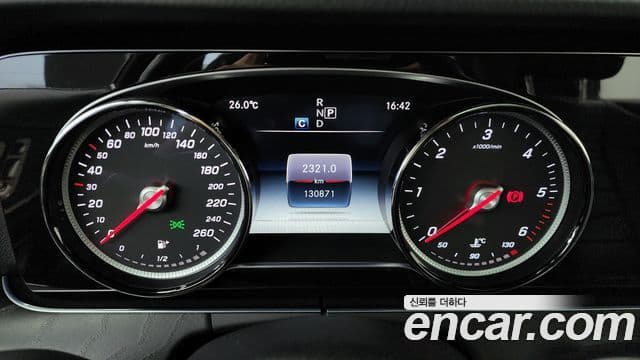 Mercedes-Benz E-Class 2018 — ფოტო 8/20