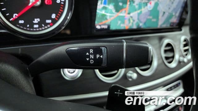 Mercedes-Benz E-Class 2018 — фото 9 из 20