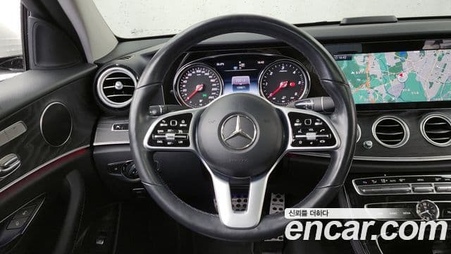 Mercedes-Benz E-Class 2018 — фото 13 из 20