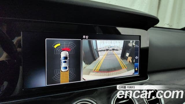 Mercedes-Benz E-Class 2018 — ფოტო 15/20