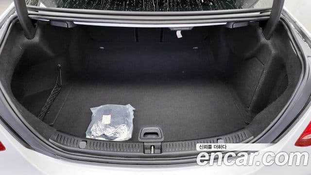 Mercedes-Benz E-Class 2018 — ფოტო 20/20