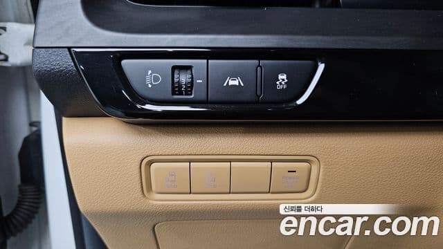 Kia Carnival 2021 — фото 13 из 20
