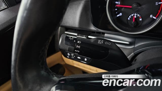 Kia Carnival 2021 — фото 14 из 20
