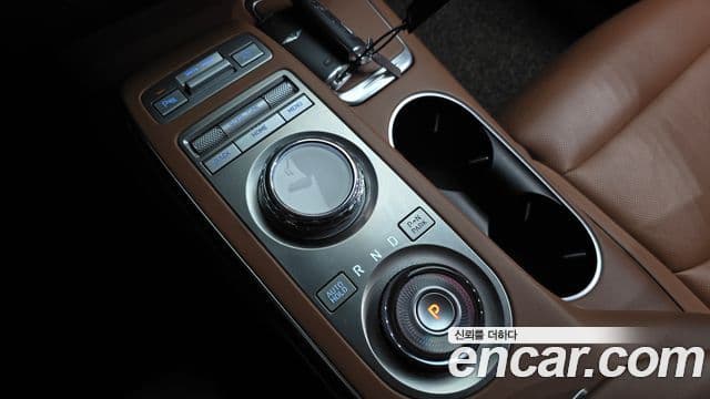 Genesis GV70 2021 — ფოტო 9/20