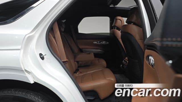 Genesis GV70 2021 — ფოტო 12/20
